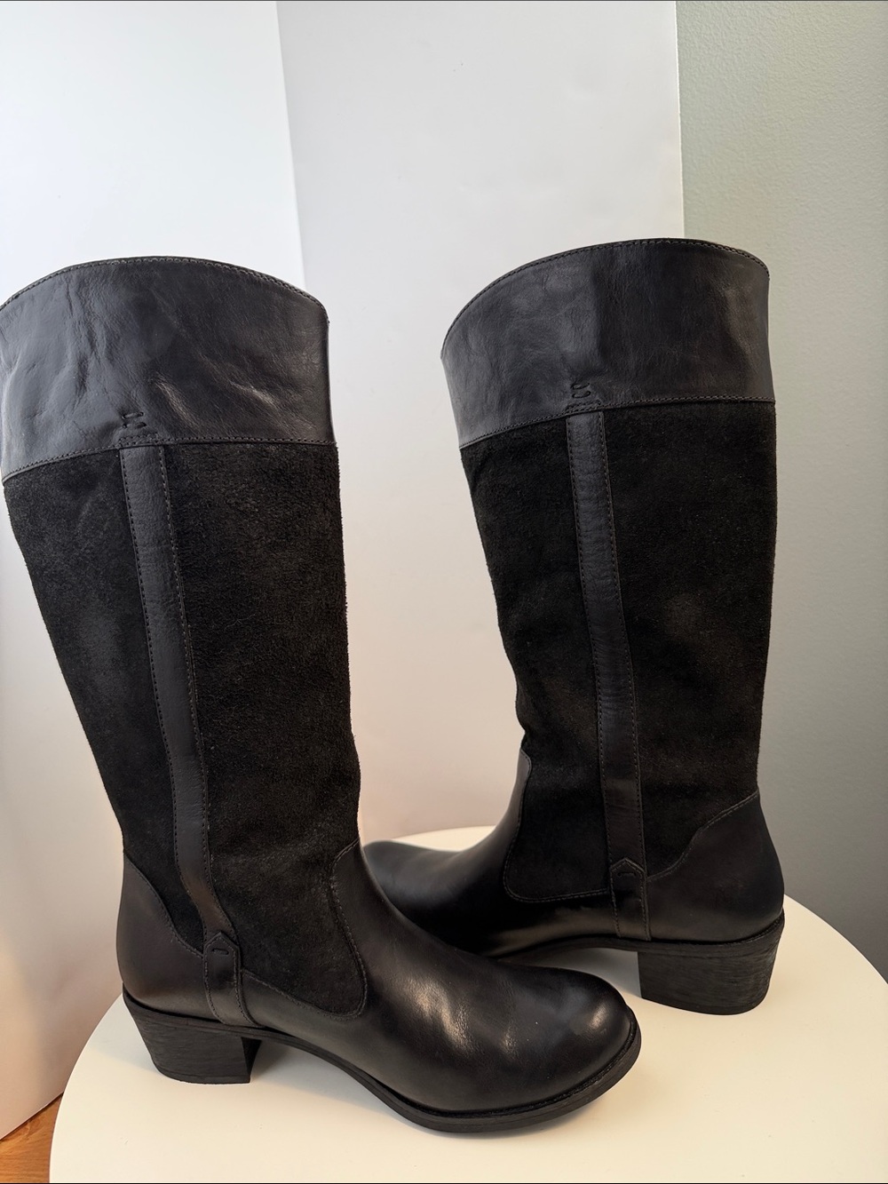 UGG Australia Tall Black Leather & Suede Riding Boots Women’s US 8.5 EU 39.5